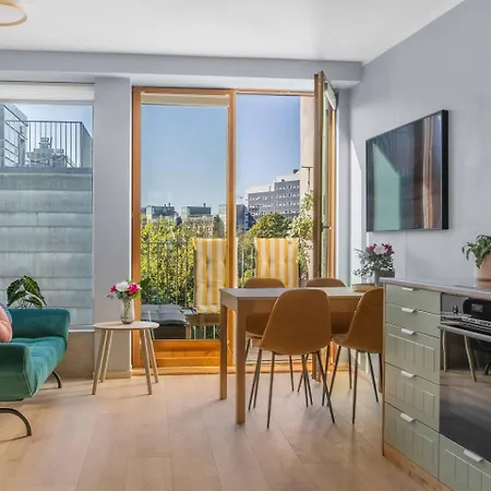 Flat W/ Balcony & Free Parking 公寓 奥斯陆