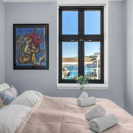 Flat W/ Balcony & Free Parking * Oslo