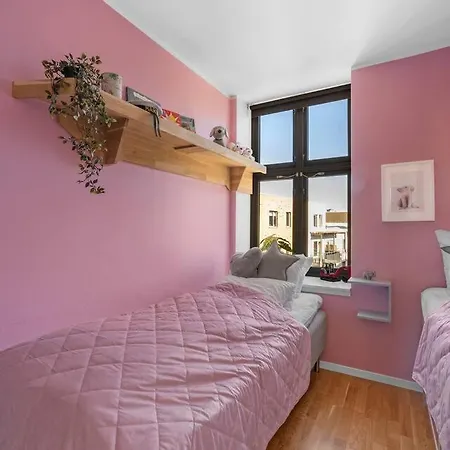 Flat W/ Balcony & Free Parking 公寓 奥斯陆