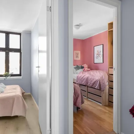 公寓 Flat W/ Balcony & Free Parking