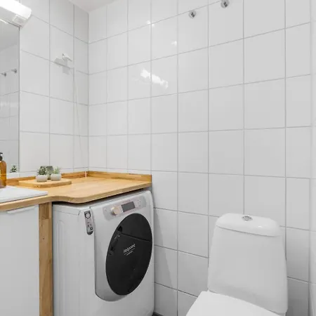 Flat W/ Balcony & Free Parking 奥斯陆